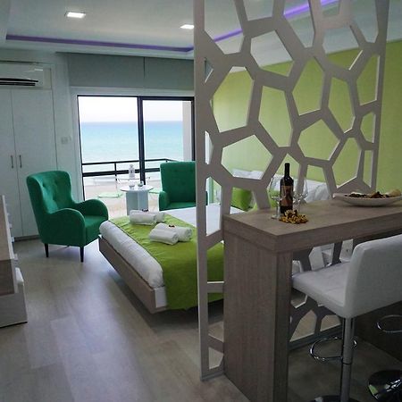 Lazuli Sea View-Beachfront Ap 405 Larnaca Zewnętrze zdjęcie