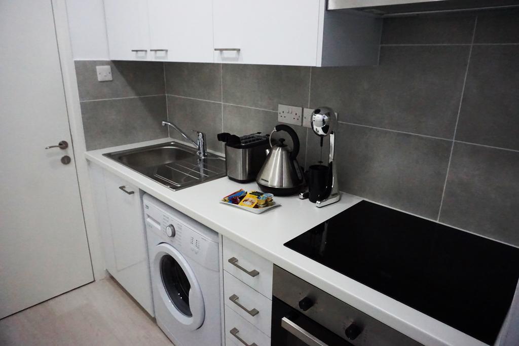 Lazuli Sea View-Beachfront Ap 405 Larnaca Zewnętrze zdjęcie